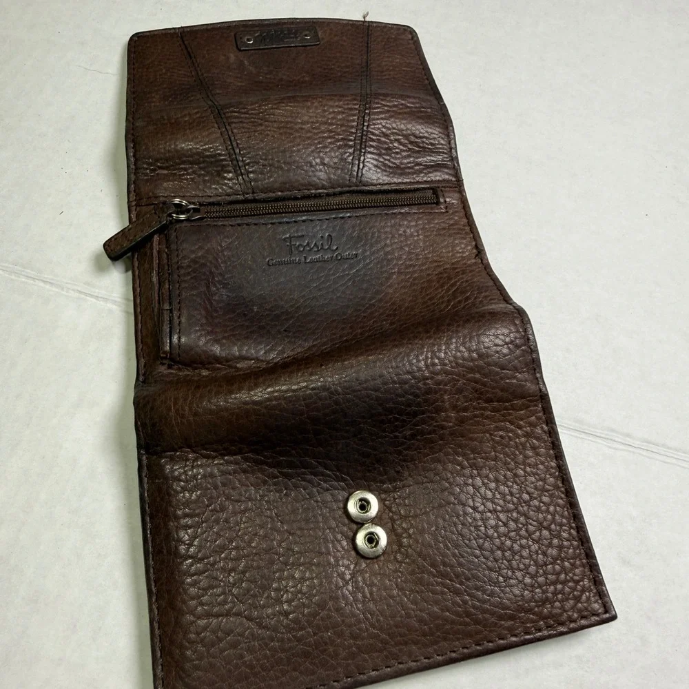 Fossil Womens Brown Pebbled Leather Trifold Wallet ID Window Coin Pocket